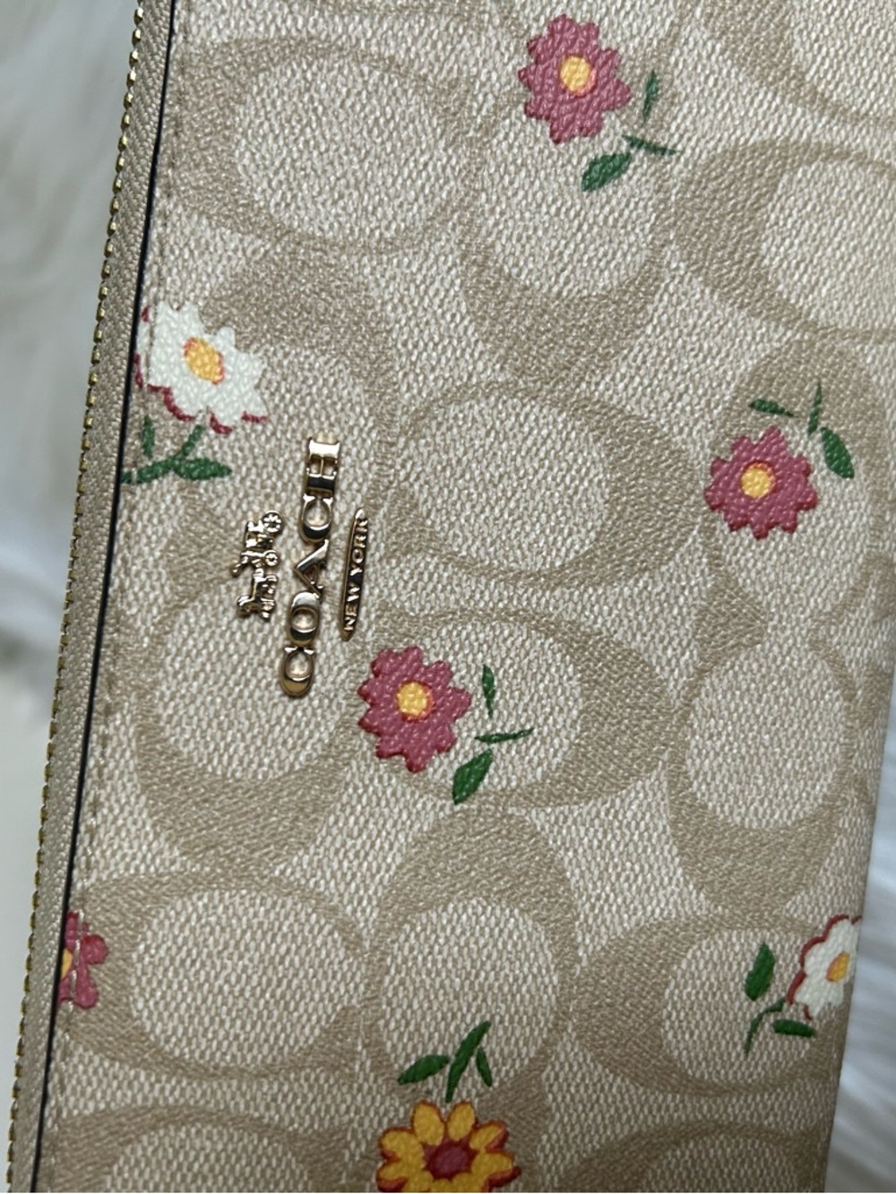 Coach Accordion Zip Khaki Floral Signature Canvas Wristlet Wallet Excellent - Picture 5 of 5